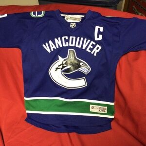 NHL VANCOUVER CANUCKS youth jersey